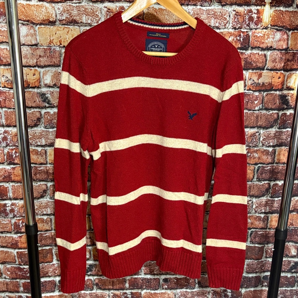 American Eagle AE men’s medium red Cream Striped Sweater athletic fit